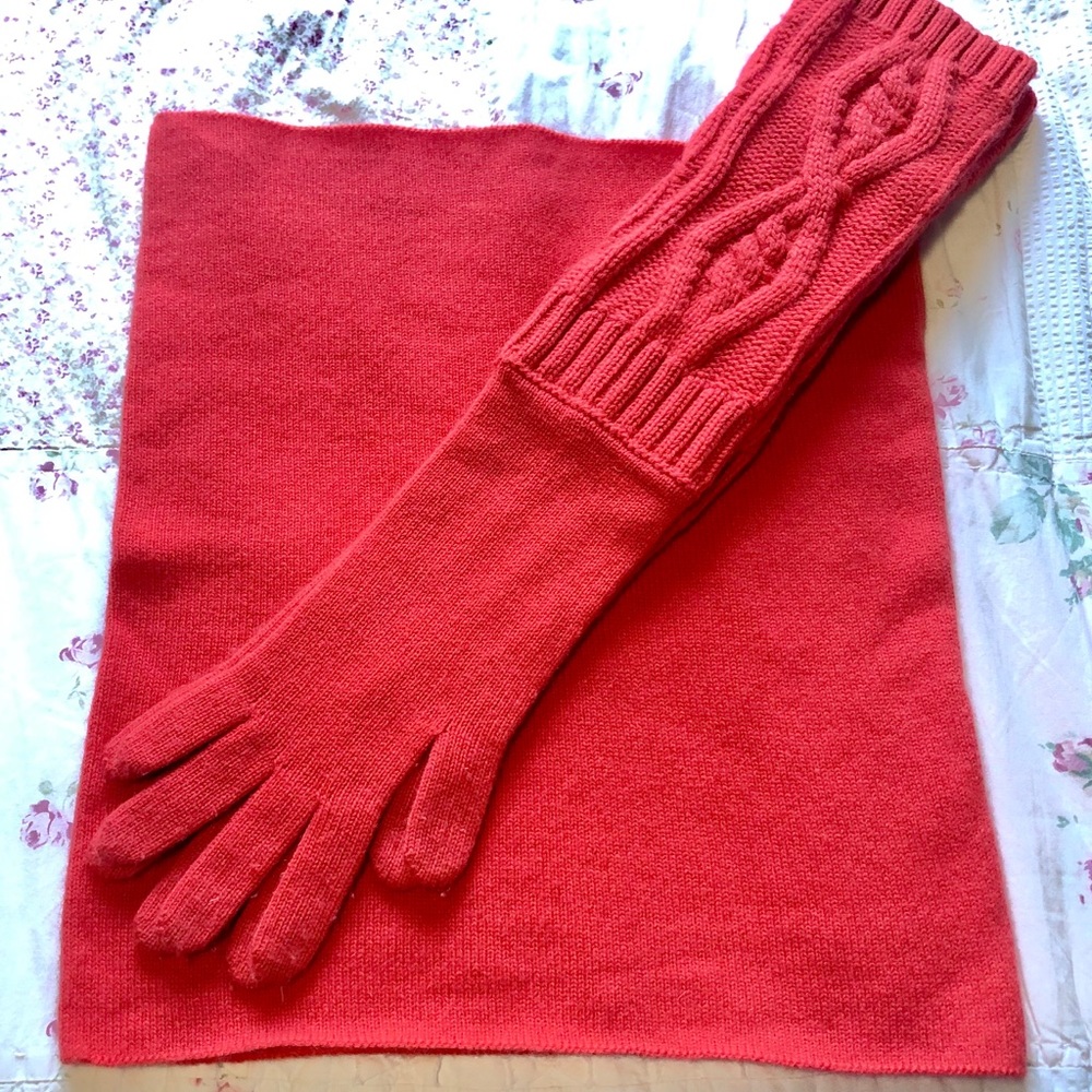 Fogal Cashmere cowl and gloves set